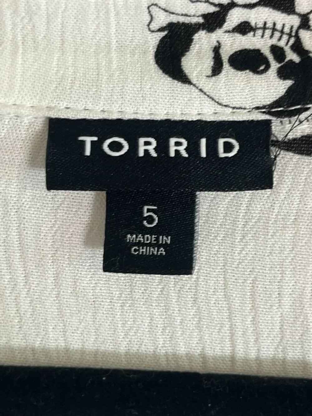 Torrid Crinkle Shirt Skull White 5X Goth Emo Grunge Punk Neutral Summer Sheer - Picture 2 of 10